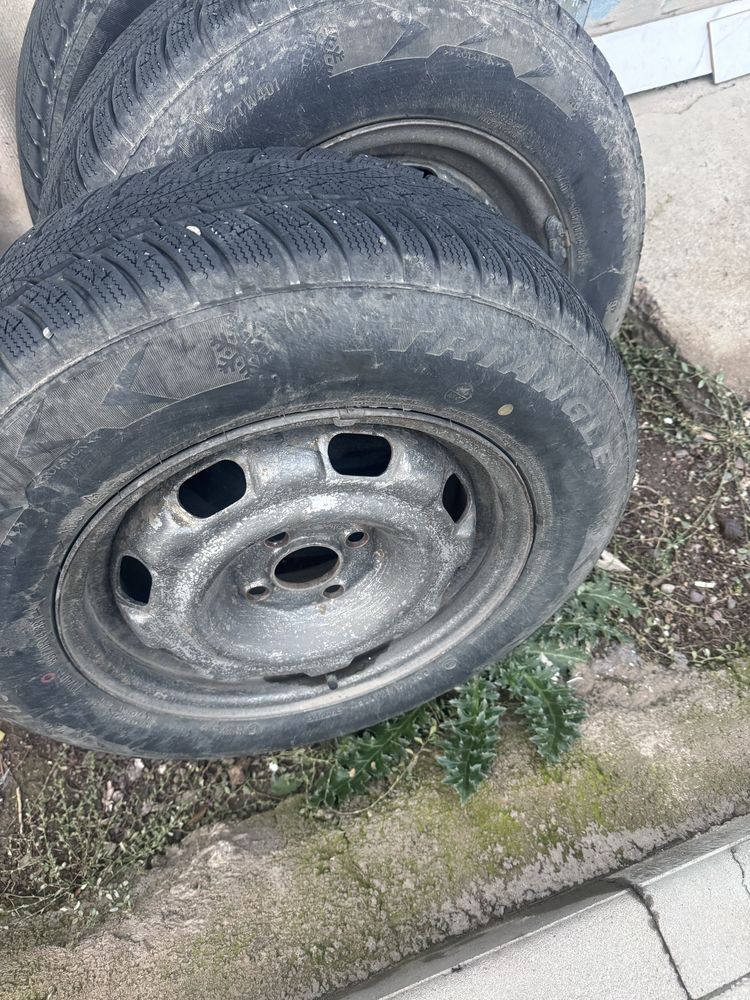 Продам резину зимнию