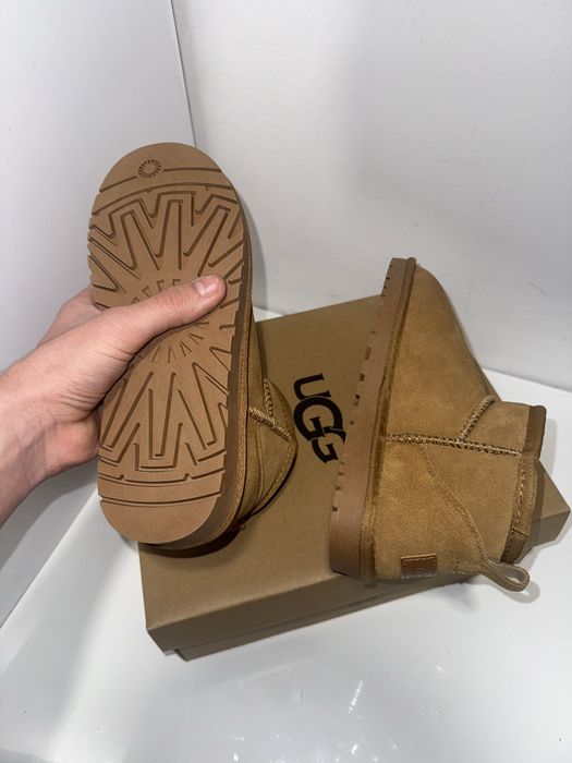 vand ghete UGG mini