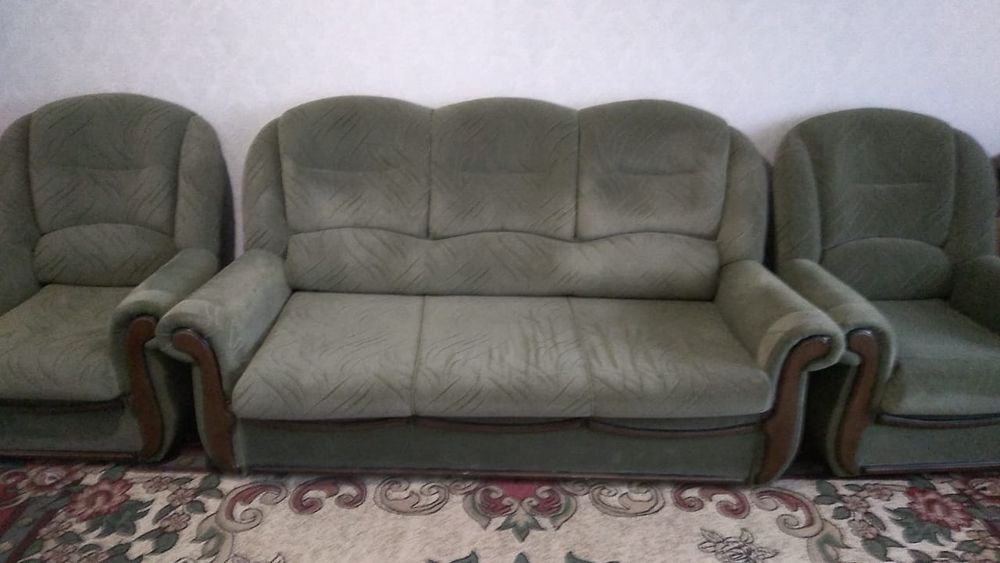 Продам уголок отдыха, диван два кресла, в отличном состоянии