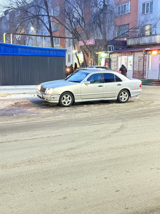 Мерседес 210 112матор