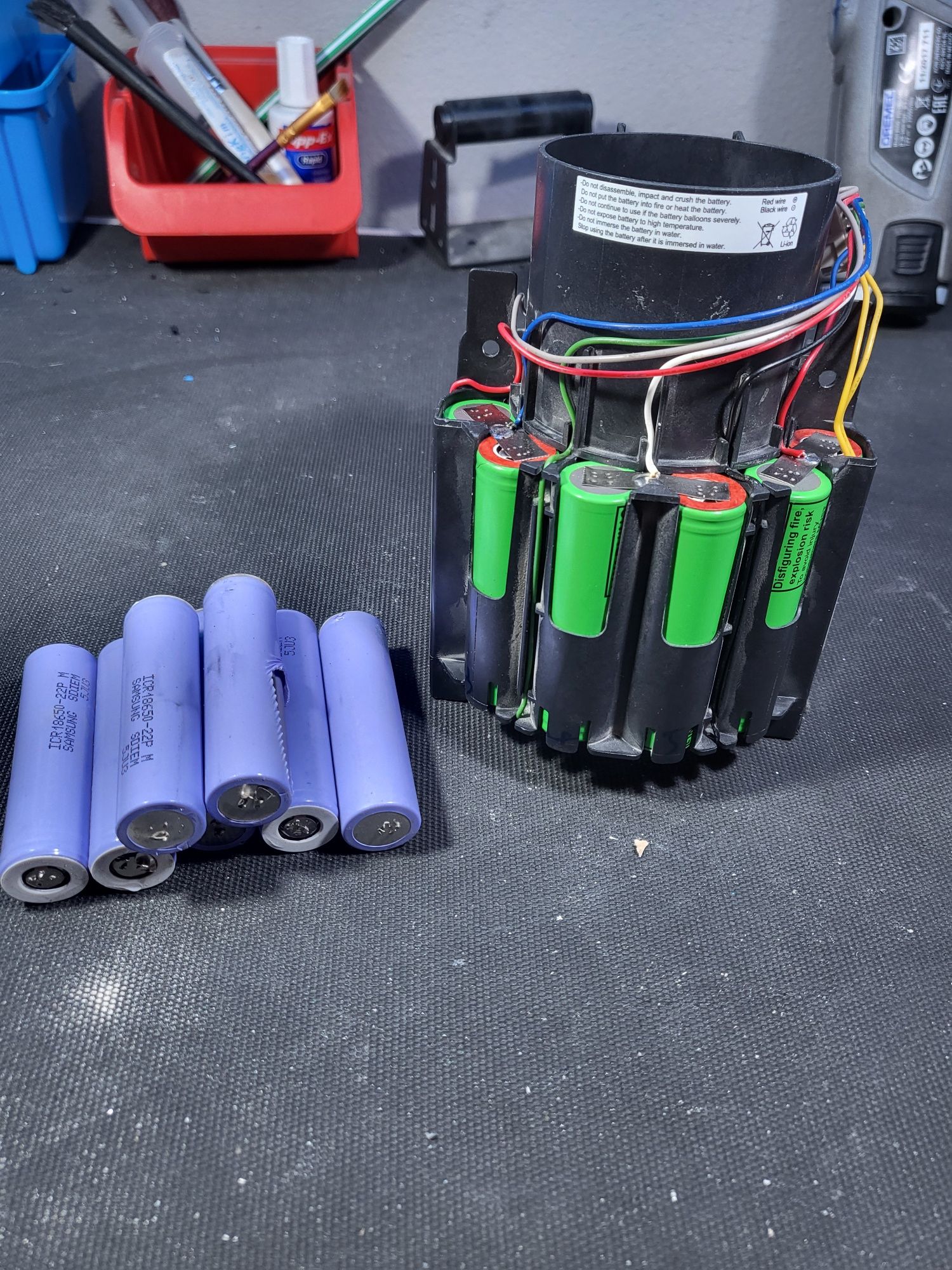 Repar baterii/acumulatori de aspiratoare Bosch, AEG, Karcher, etc.