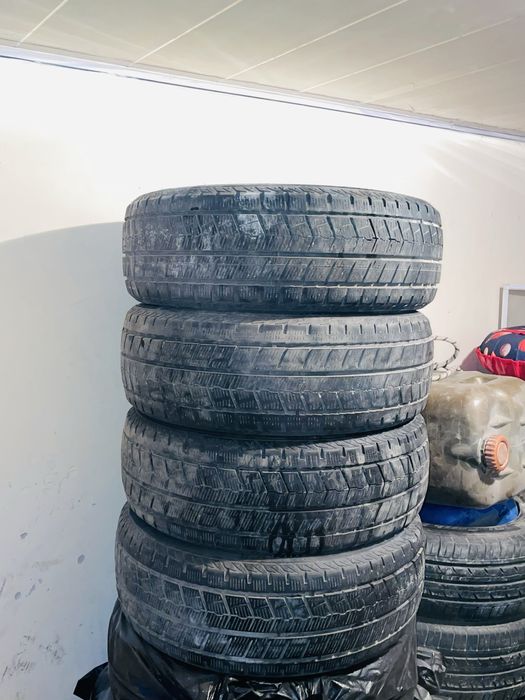 Продам Зимние шины 215/55/17