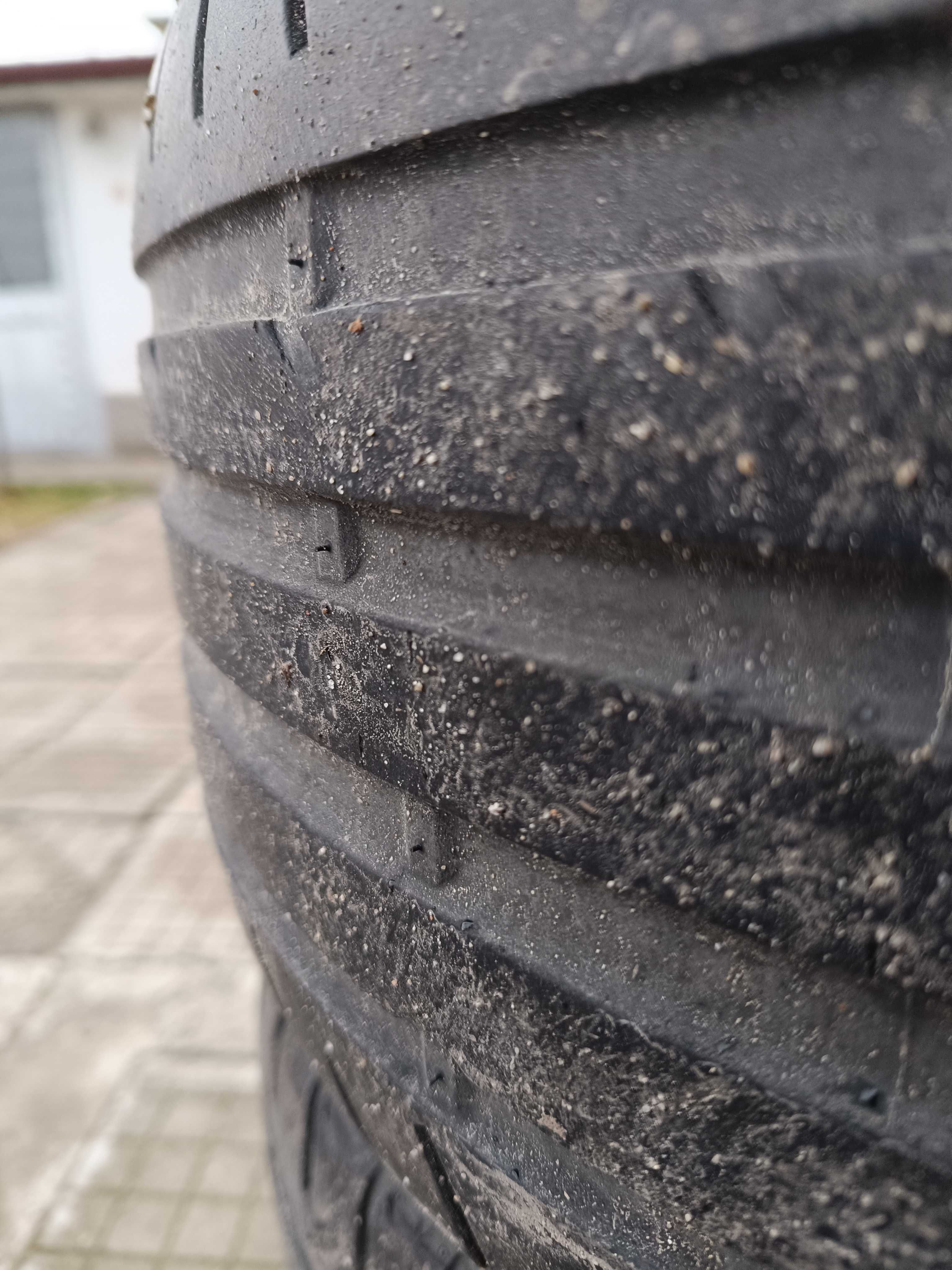 Гуми 225/45/R17 - 4 броя (30 лв. Броя)