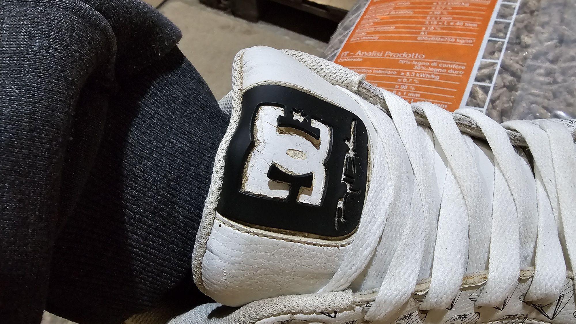 DC Shoe Co. Rob Dyrdek Номер 43ти бяло Кецове
