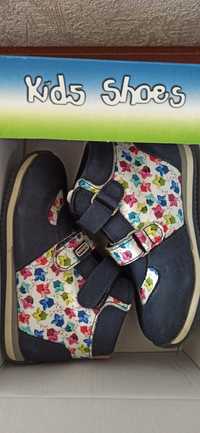Детские ботинки для девочки