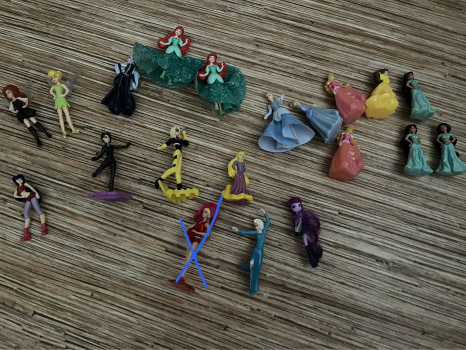 Продам принцесс из киндеров