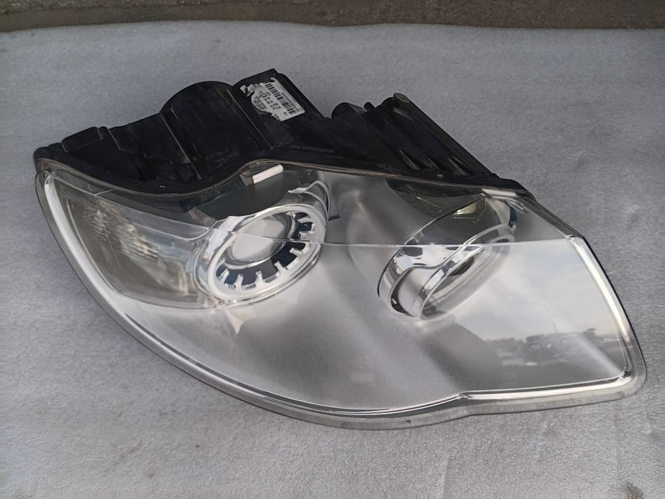 Десен фар за VW Touareg / Туарег 2007-2010г.