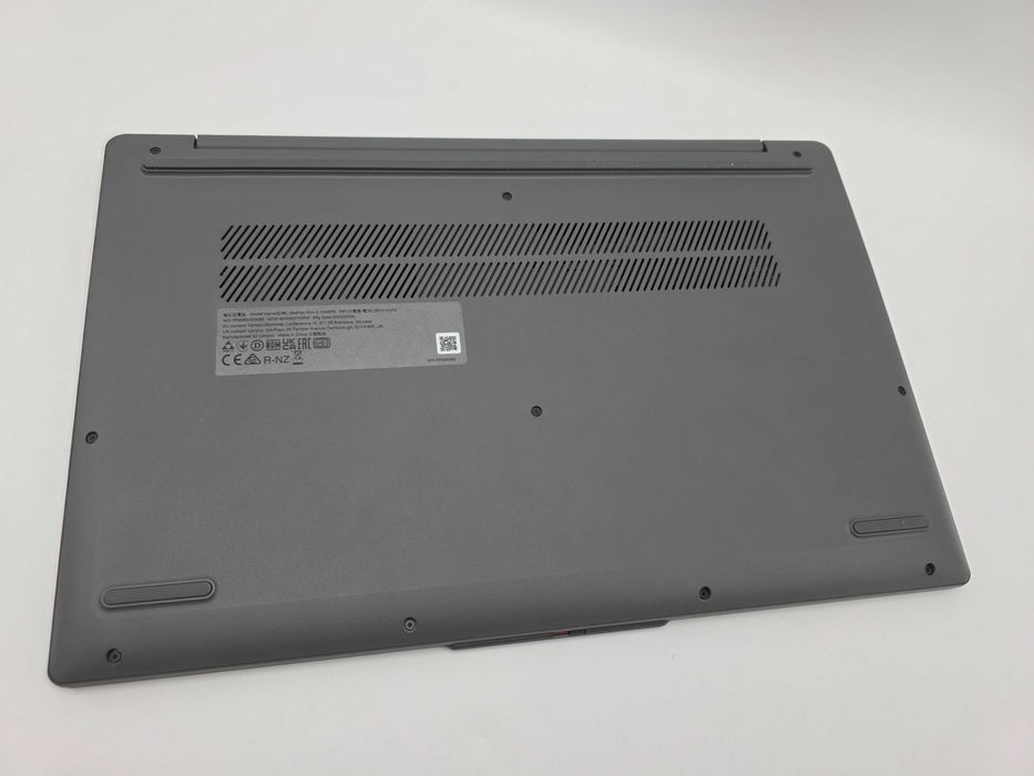 Laptop 15.6" FHD Lenovo IdeaPad Slim 3 Ryzen 5 8GB Ram 256GB SSD Box
