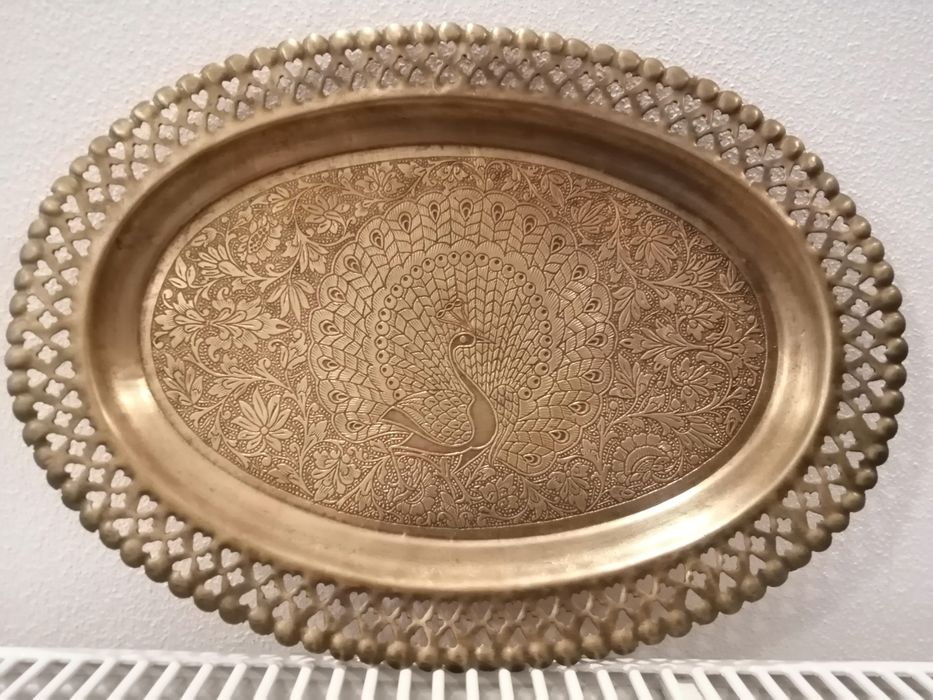 Tavă gravată manual