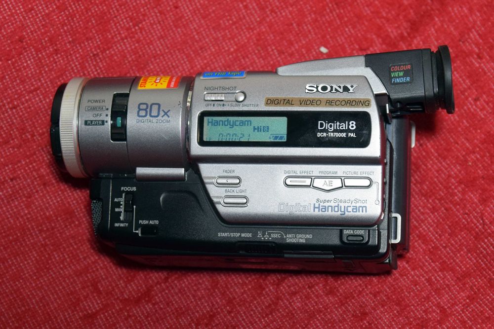 Camera video Digital 8 si HI 8