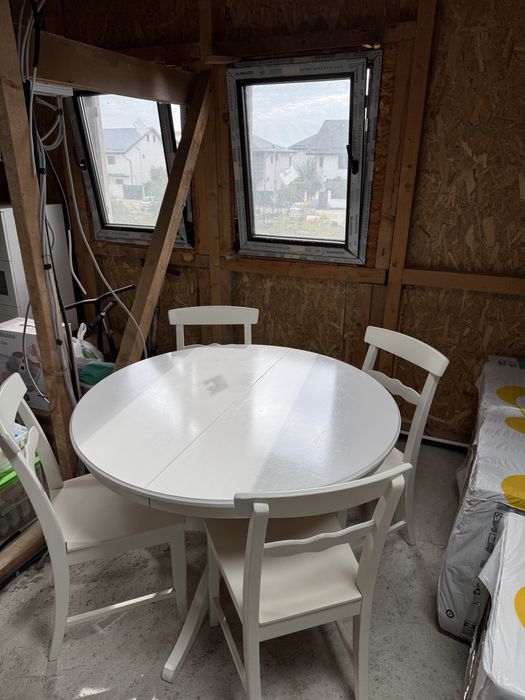 Masa Ikea rotunda extensibila Igatorp 110/155 cm 4 scaune