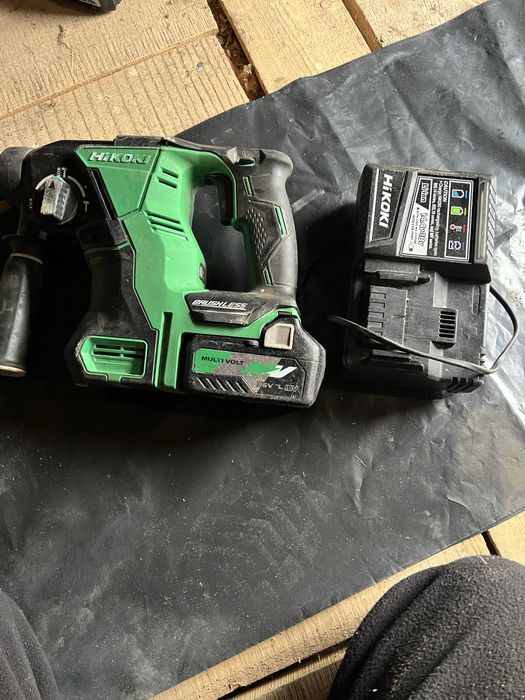 Rotopercutor hikoki pe acumulator