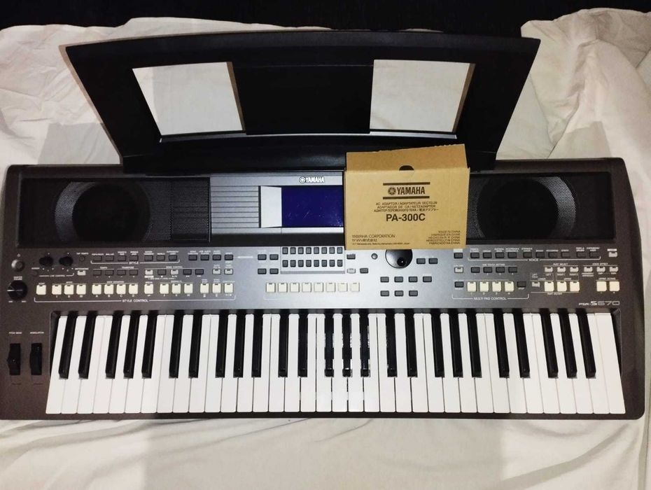 Синтезатор YAMAHA PSR-S670