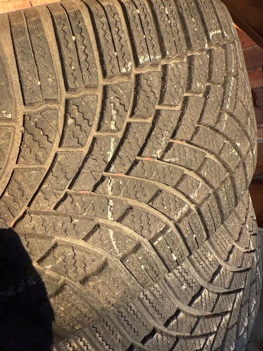 225/55/18 Bridgestone blizzak lm005