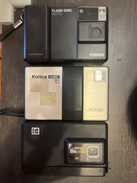 Vind 3 aparate foto cu film disc