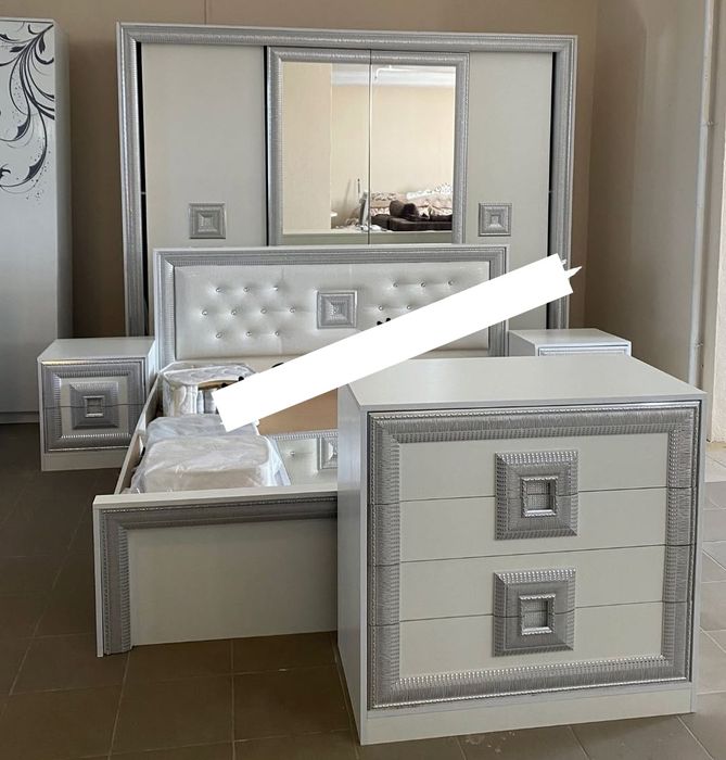 Спальный гарнитур