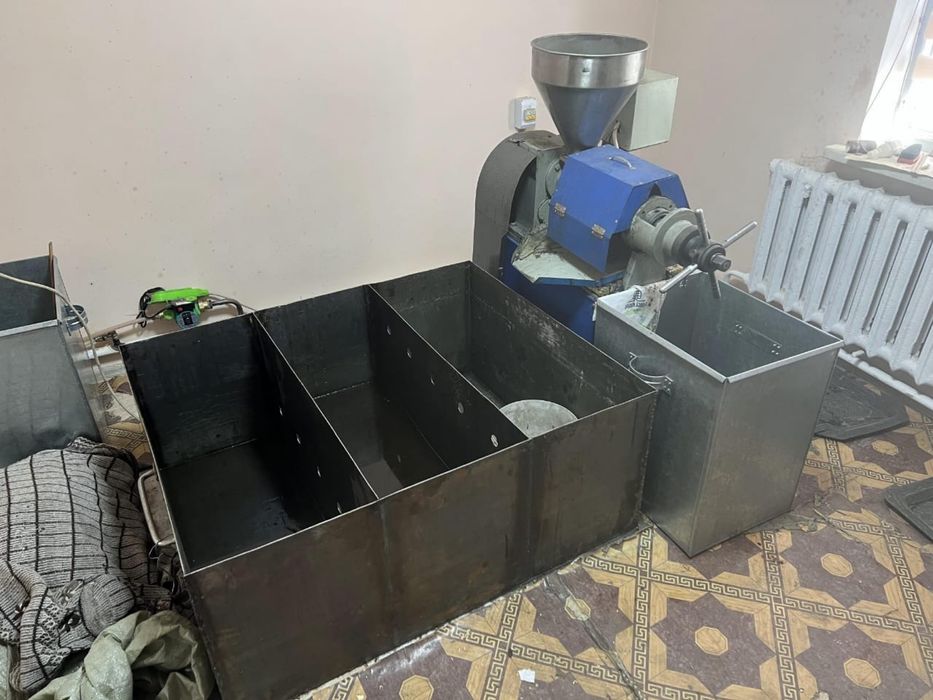 Продается оборудование  по изготовлнеию подсолнечного  масло
