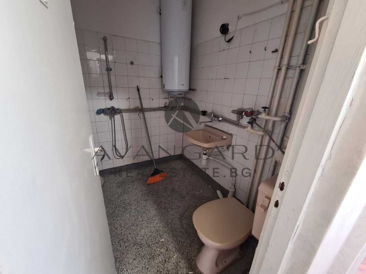 Продава се Двустаен апартамент в Пловдив, Изгрев - 68 кв.м за 932 €/кв.м - Снимка #15