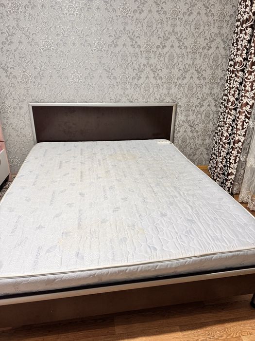 Продам двухспальную кровать