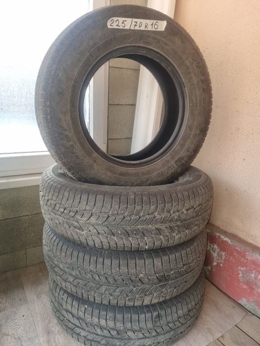 Продается зимняя б/у резина