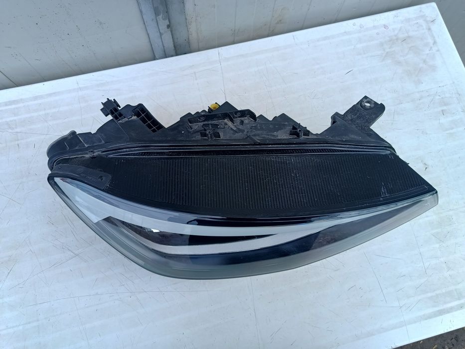Far dreapta full led Volkswagen ID4