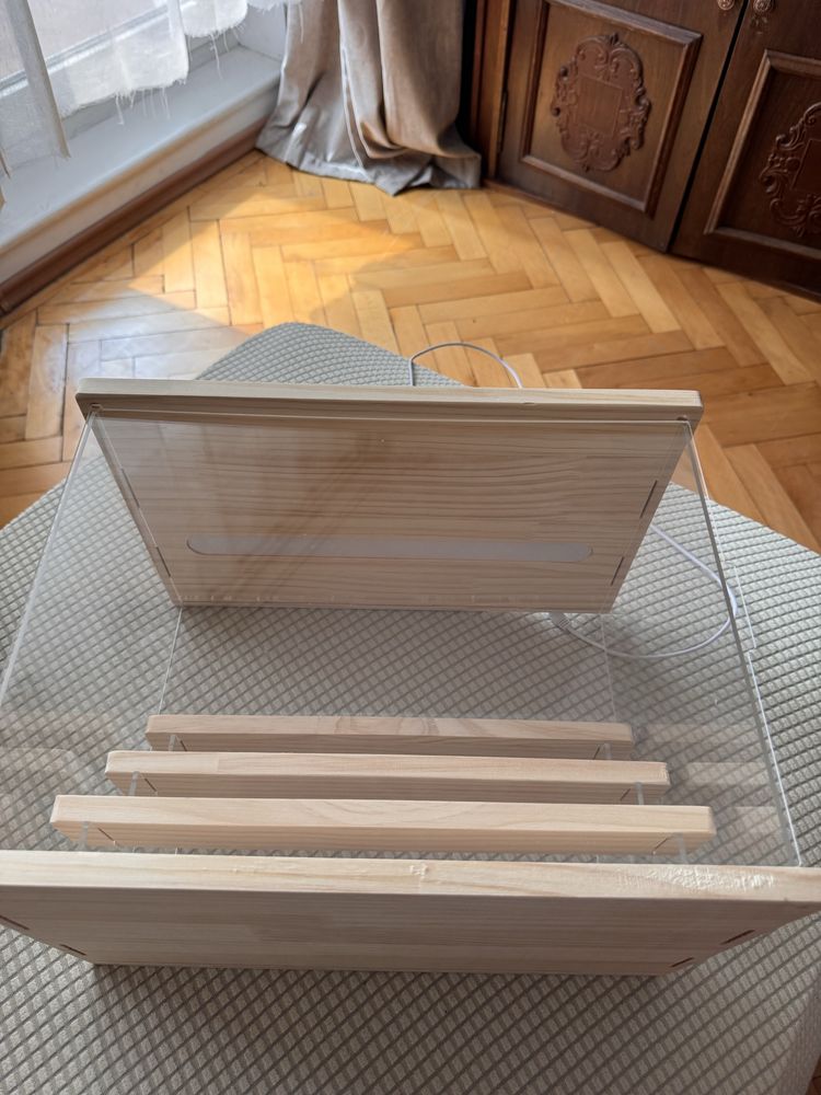 Cutie expozitie / Display case iluminat USB cu nivele interioare