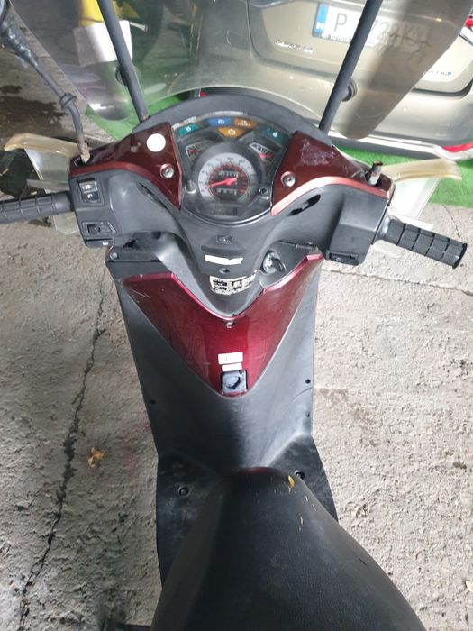 Скутер Honda sh125