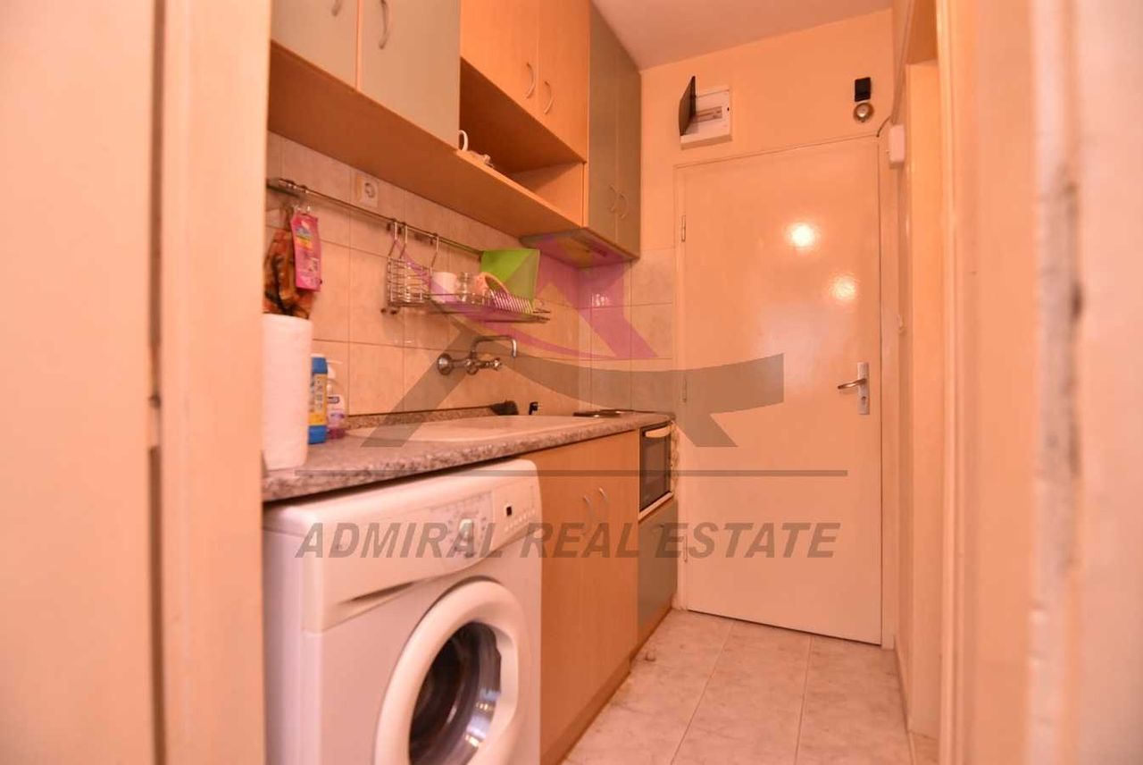Дава се под наем Едностаен апартамент в Варна, Левски - 35 кв.м за 225 € - Снимка #2