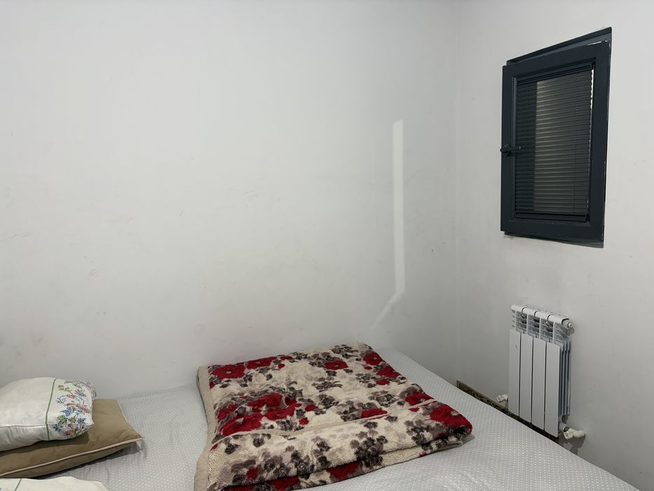 Сдаётся в аренду квартира с хозяйкой  только для девочек