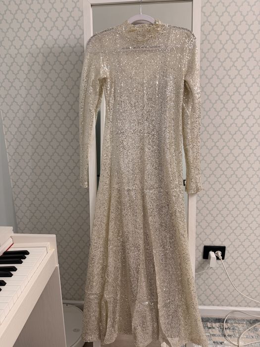 Очень красивое платье от Weekend