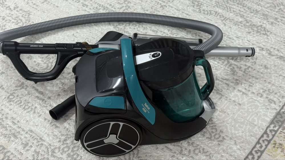 Продам  Пылесос Tefal Silence Force Cyclonic