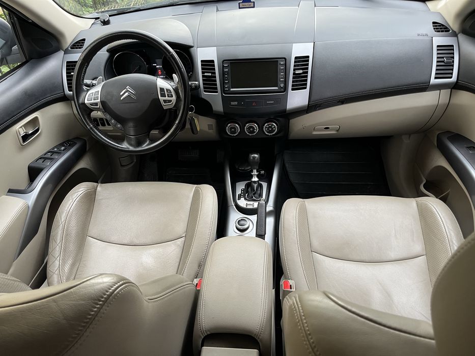 Vand citroen c crosser 2,2hdi 7 locuri suv