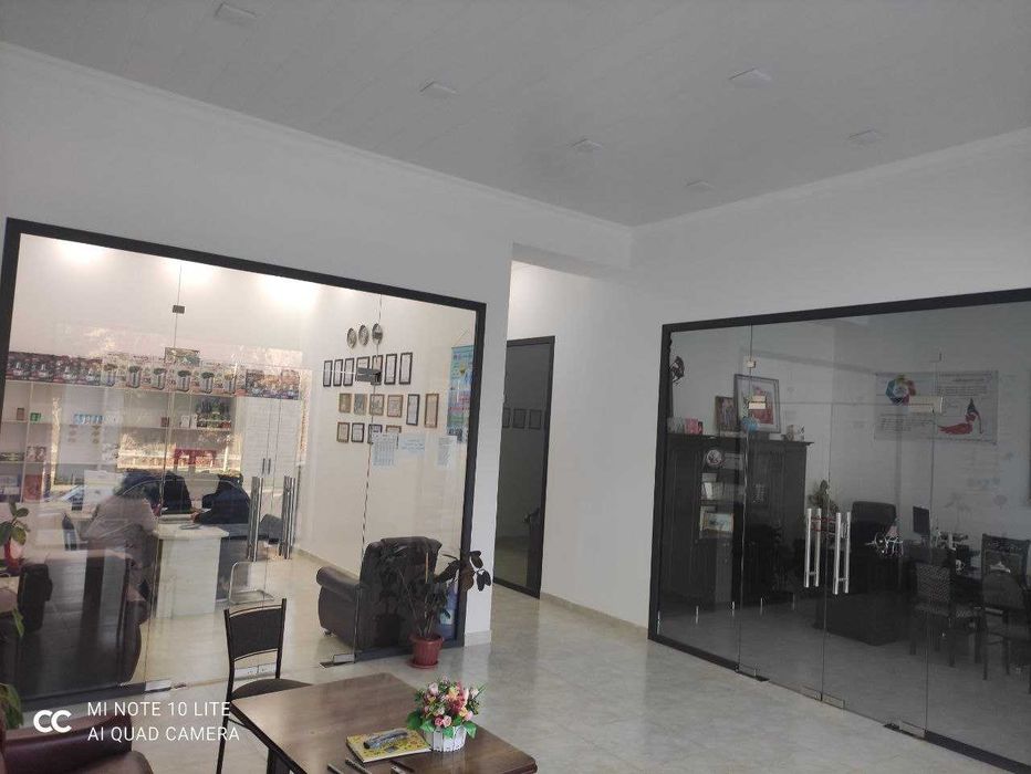 Продаётся помещение вдоль дороги  возле Сиаб базара!