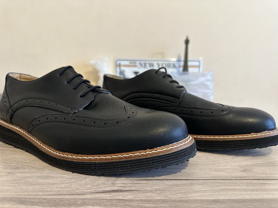 Razmer 40-41. Klassik-natural charm oyoq kiyim,