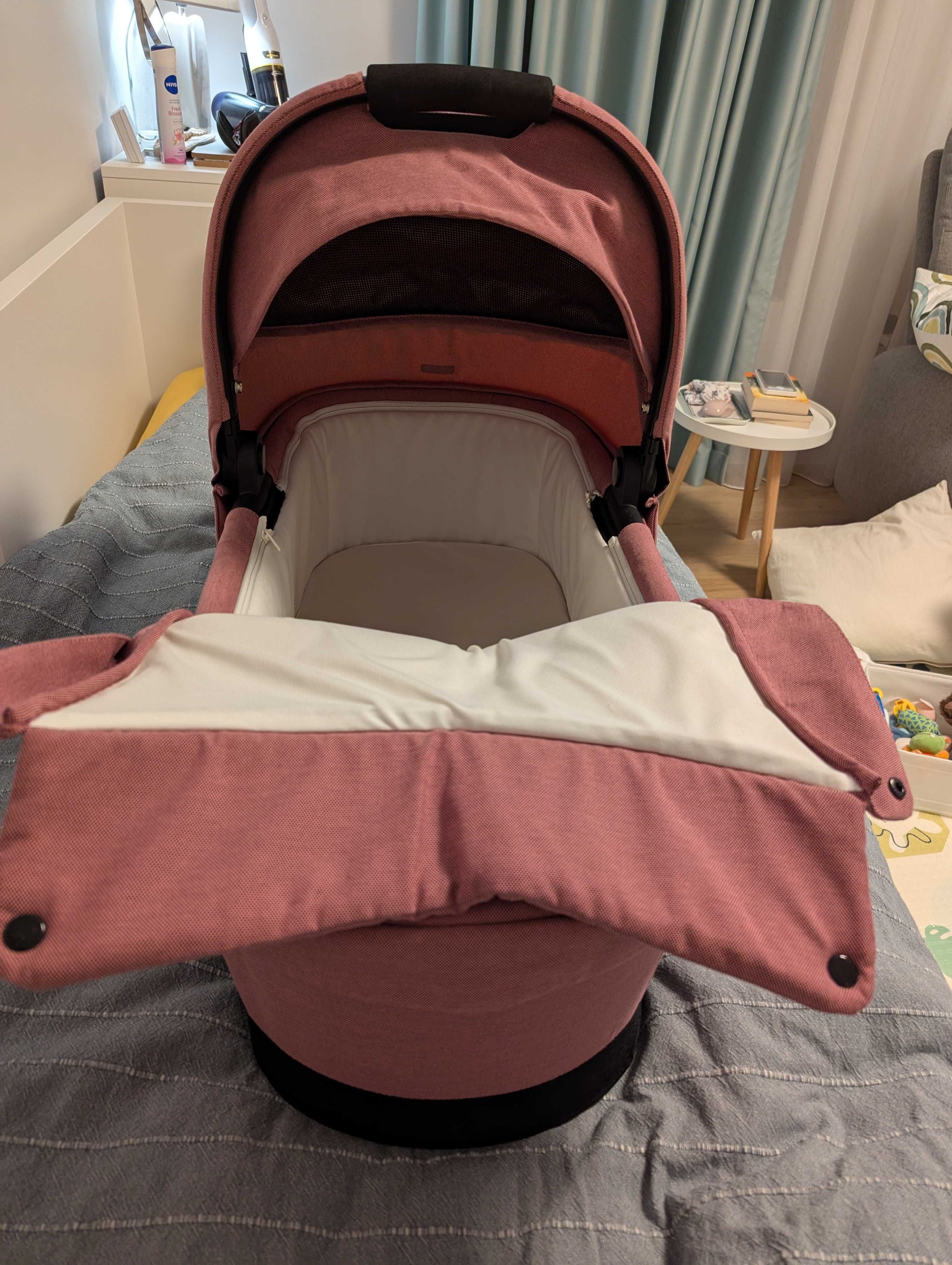 Cybex Magnolia pink кош за новородено