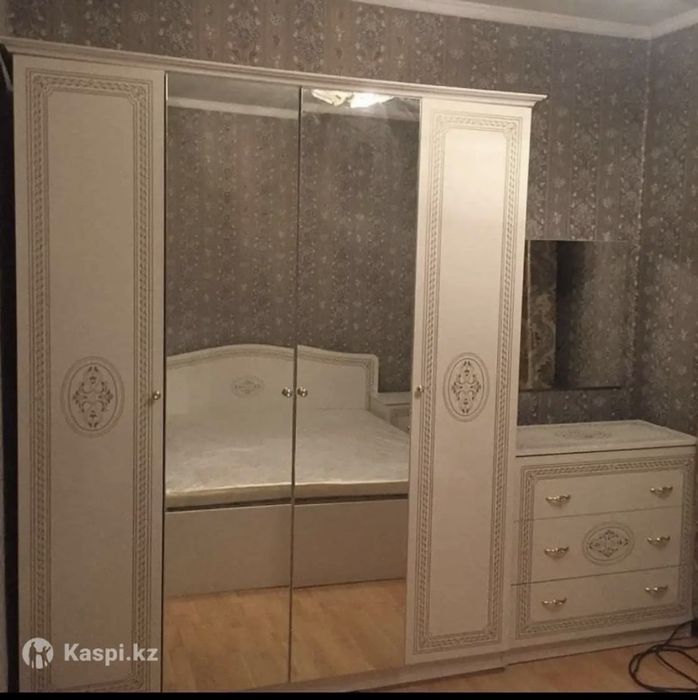 Продам срочно спальный гарнитуру