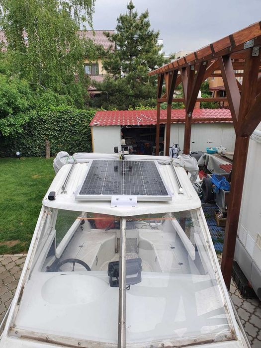 Se vinde barca Shetland 535 cu motor Mercury 75 cp si peridoc doua axe