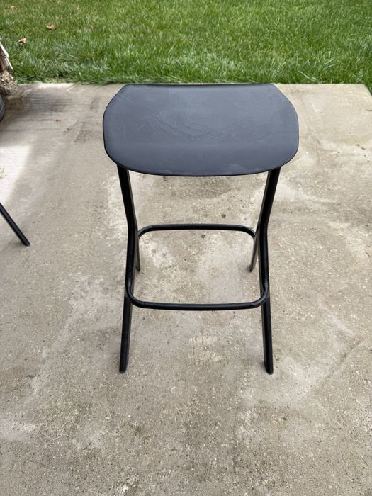 Бар стол Allermuir Axyl High Stool – дизайнерски модел