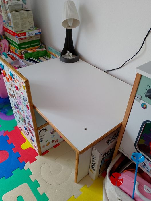 Birou cu scaun copii 2-5 ani si covor spuma