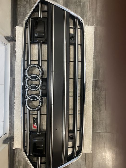 Предна решетка Ауди S7  2023г Оригинална  без никакви забележки