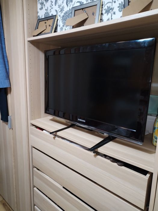 Vând TV Samsung de 81 cm.functional,f.bine îngrijit.