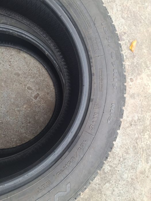 Vând cauciucuri M+S