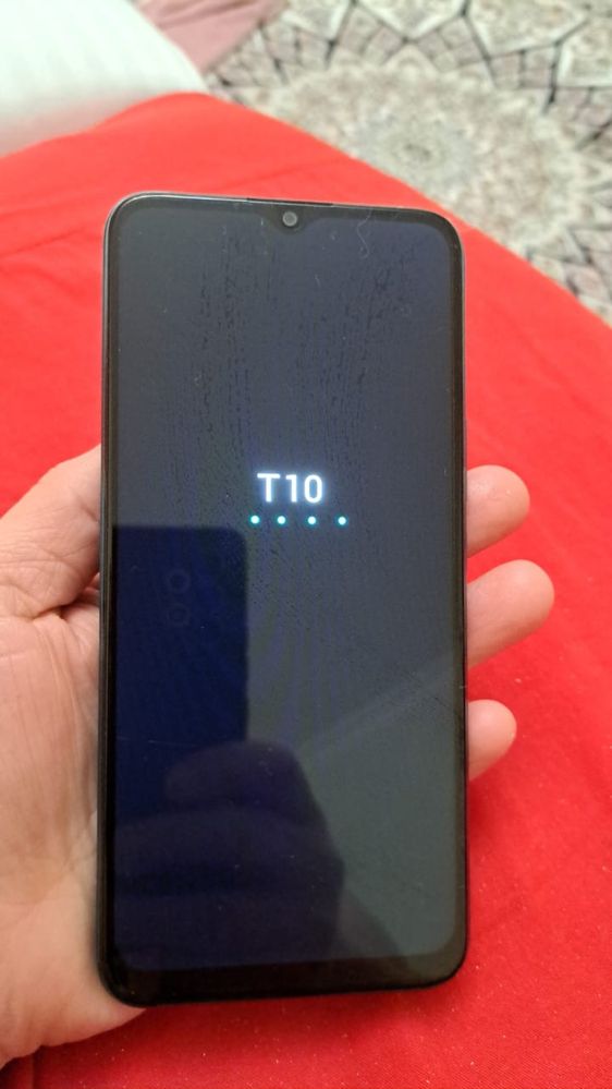 Смартфон WIKO T10