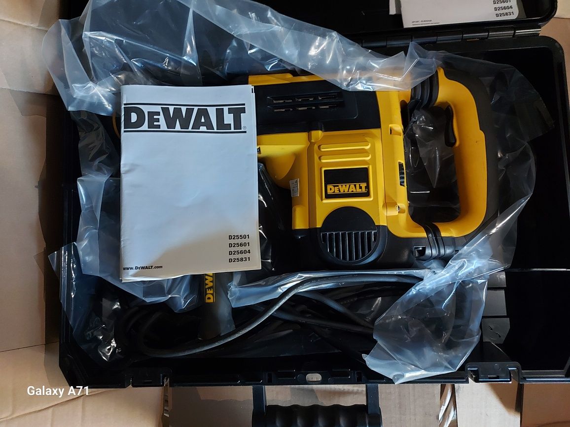 Перфоратор DeWalt 25601, новый.