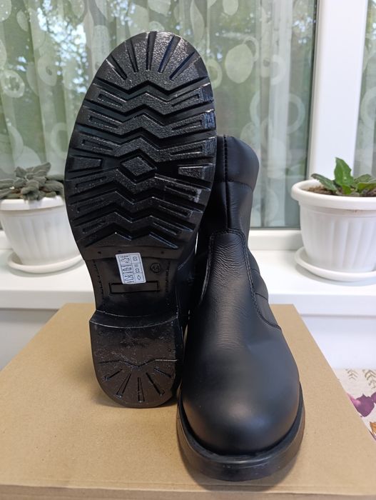 Мъжки боти от естествена кожа