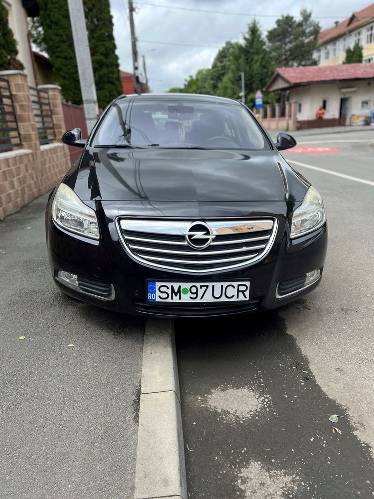 Masina Opel Insignia