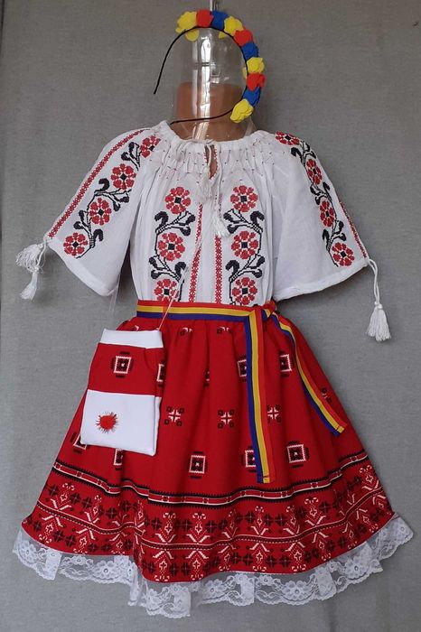 Costum popular pentru copii marimea 5 (6-7-8 ani) 265 lei