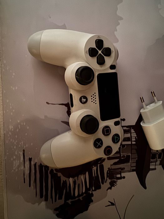 Dualshock 4, немного левый стик проваливаеться не критично