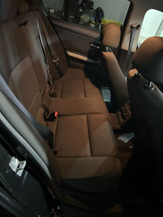 BMW seria 3 2011 178000 km 184cp