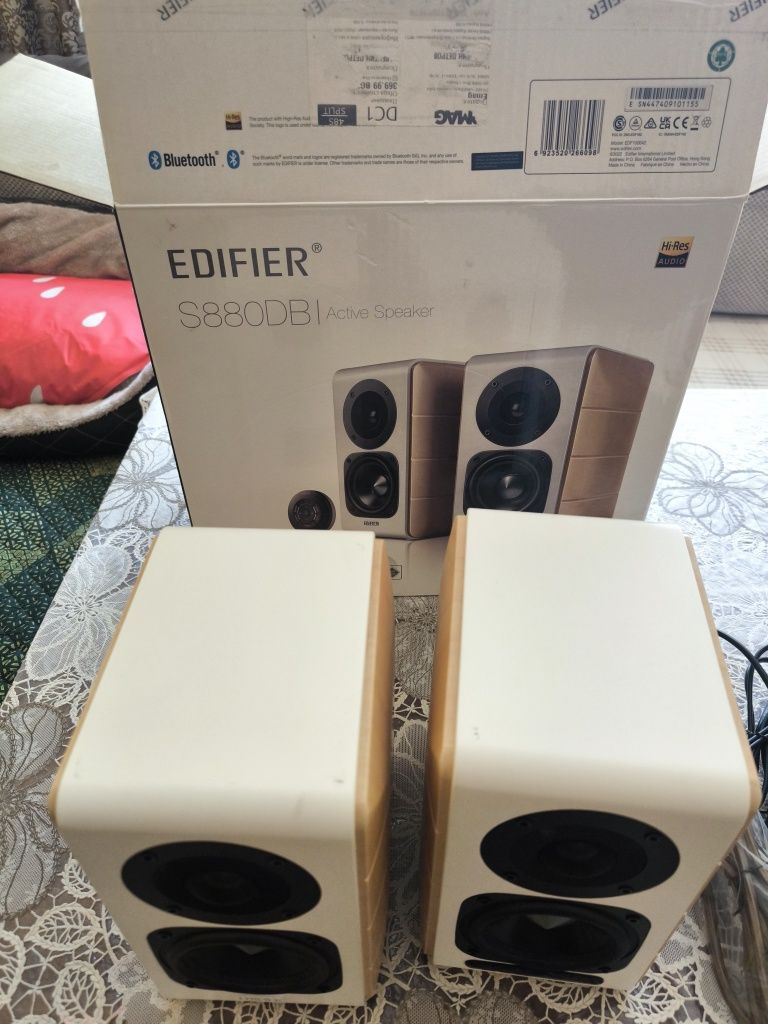 Продавам активни колони Edifier S880DB 88W с Bluetooth и дистанционно